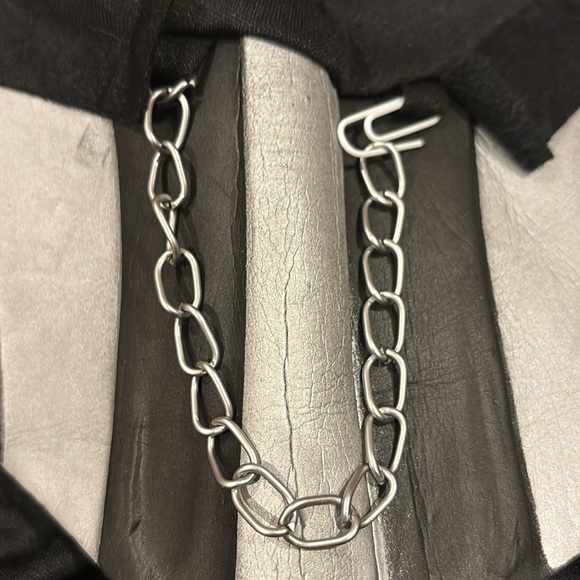 Star Wars Darth Vader size 10/12 costume deluxe with mask, cape, jump suit belt - Picture 4 of 4